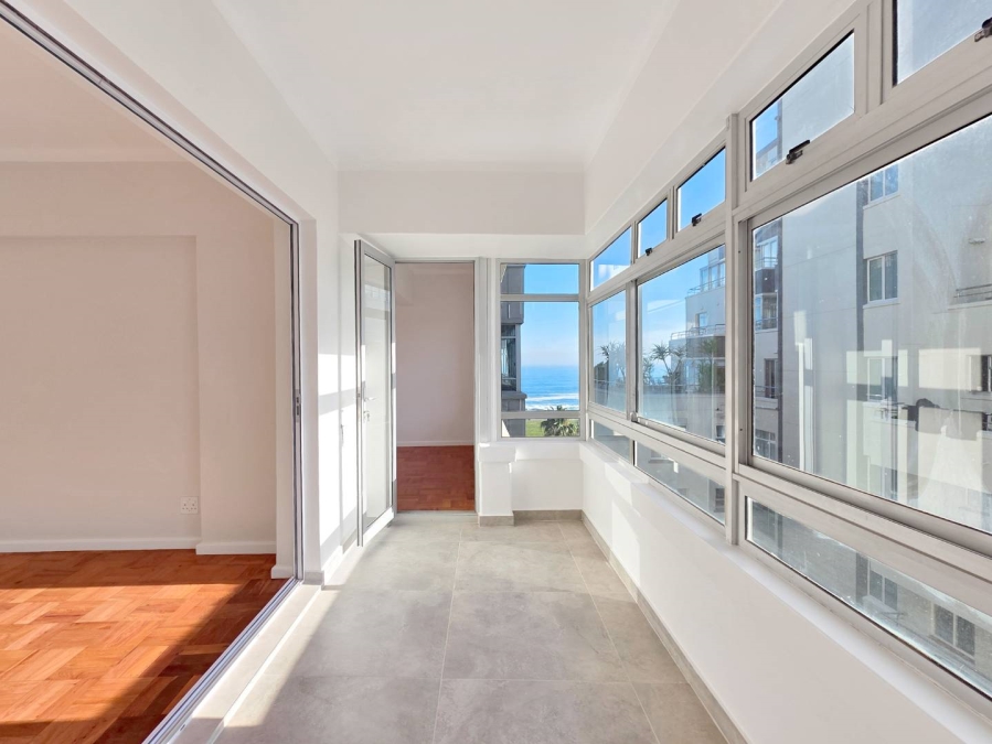 2 Bedroom Property for Sale in Sea Point Western Cape